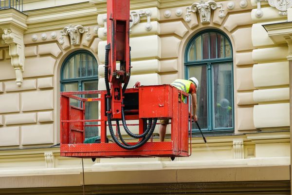 Cost of Building Power Washing in Orlando