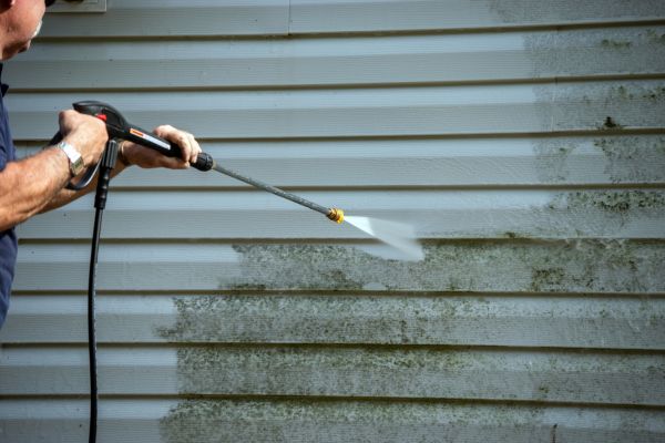 Cost of Vinyl Siding Power Washing in Orlando